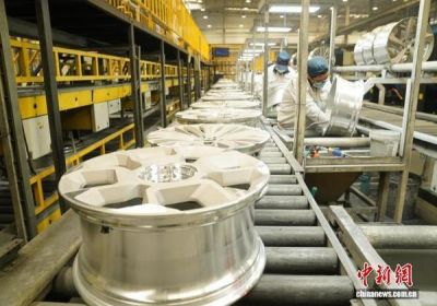 河北秦皇岛：汽车车轮出口订单生产忙